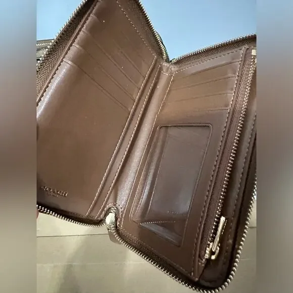 Coach Jes Signature Leather Crossbody Camera Bag + matching wallet MSRP $578 - Picture 6 of 16